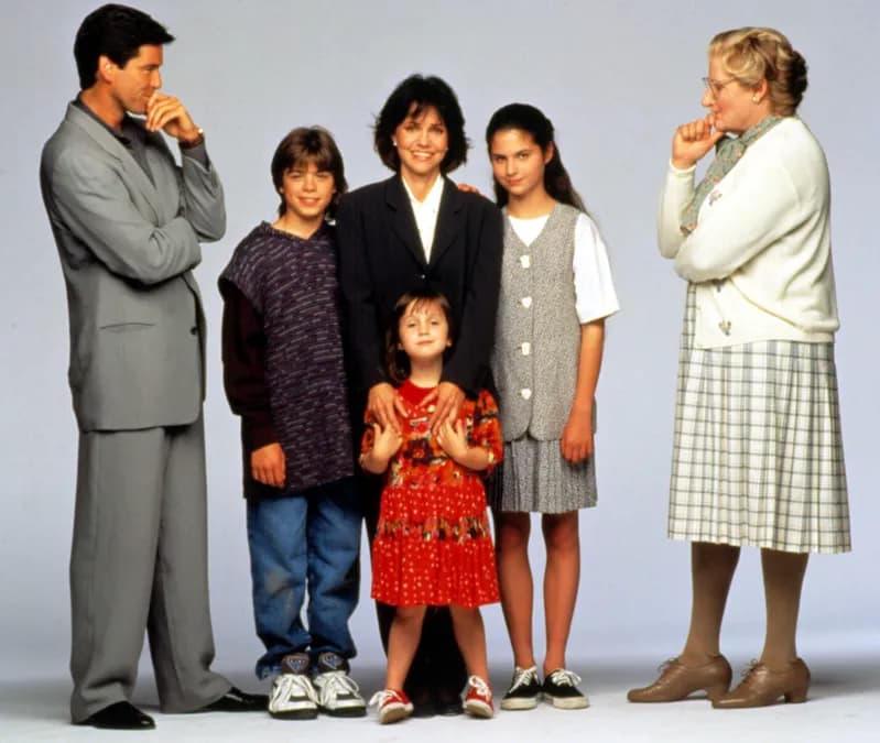 Matthew Lawrence révèle que Sally Field était une « mère » sur le tournage de Mrs. Doubtfire