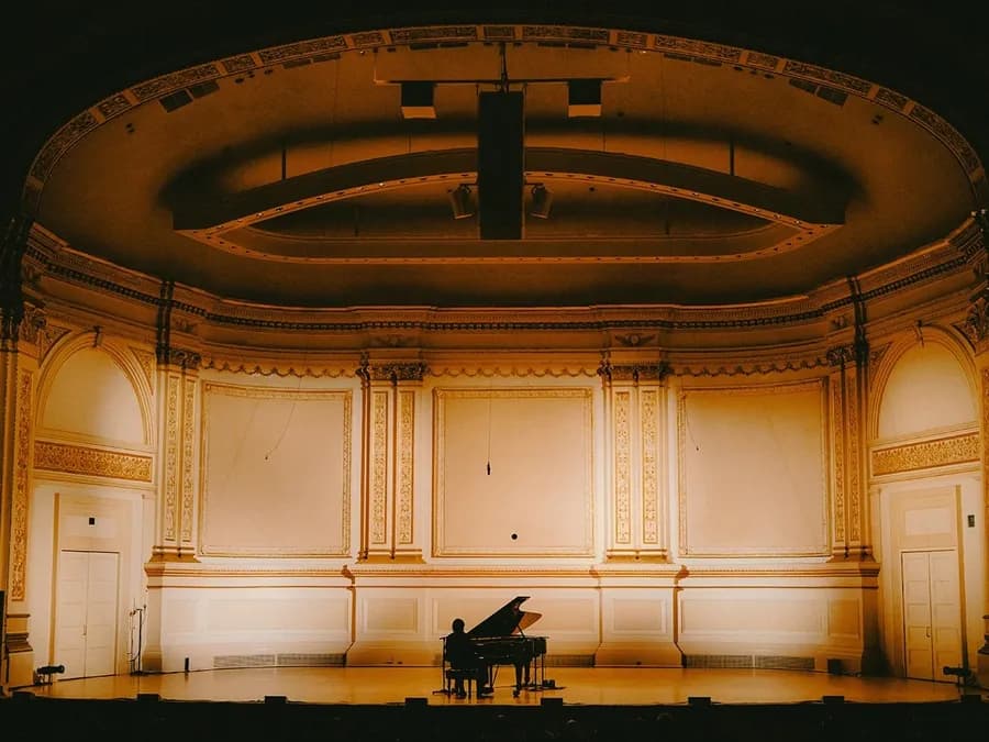 Cameron Winter : le concert intime à Carnegie Hall signé Paul Thomas Anderson