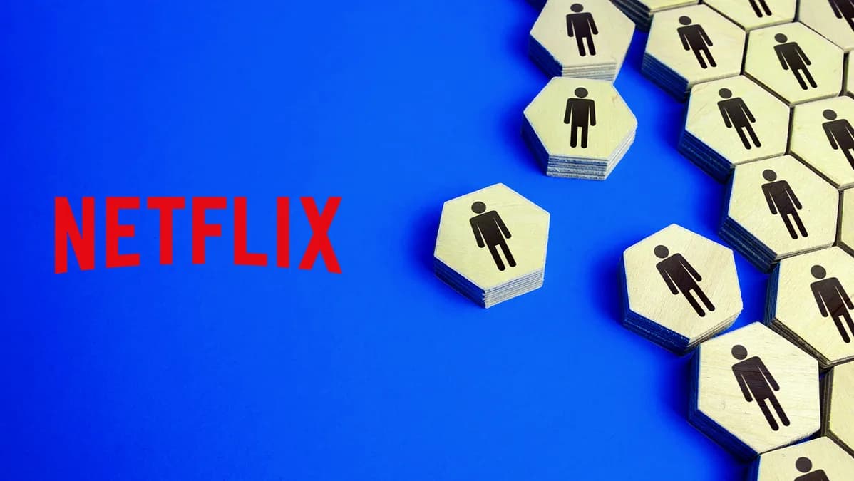 Ted Sarandos annonce 1 000 licenciements chez Netflix : impact sur l’entreprise