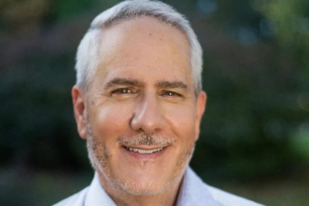 Jim Roppo nommé vice‑chairman du groupe Warner Records : tout ce qu’il faut savoir