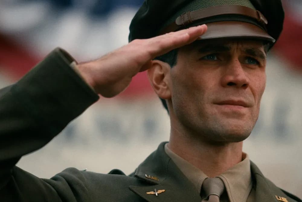 KJ Apa parle du rôle de Jimmy Stewart, des rumeurs Mr Fantasy et de sa récupération