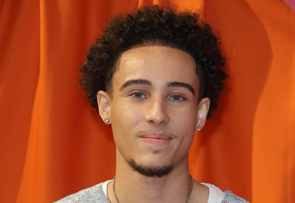 Masseo de la Star Academy crée la polémique en vendant sa veste du château sur Vinted à 30 €