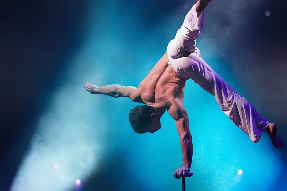 Boo Junfeng révèle 'Trinity' : le drame d'un pasteur acrobatique au marché de Tokyo