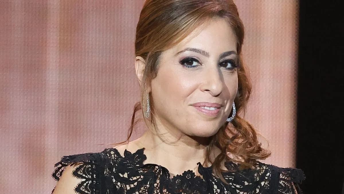 Léa Salamé révèle la « lisztomanie » et explique le flot incessant de selfies dans la rue