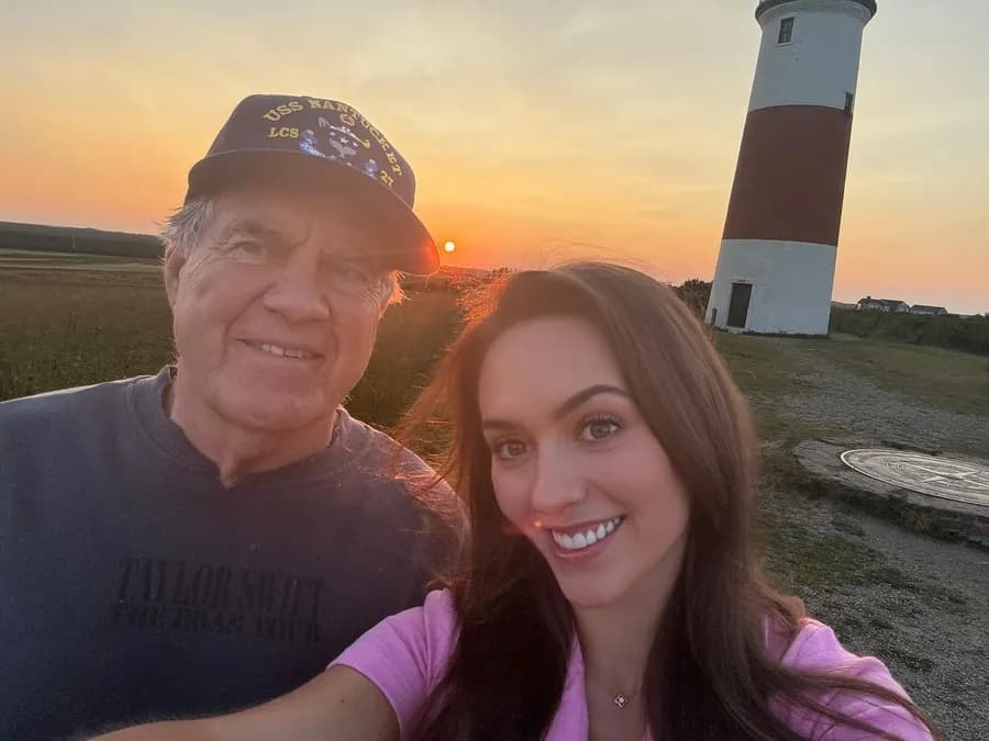 Jordon Hudson sort à nouveau : qui fréquente l'ancienne reine de beauté après sa rupture avec Bill Belichick