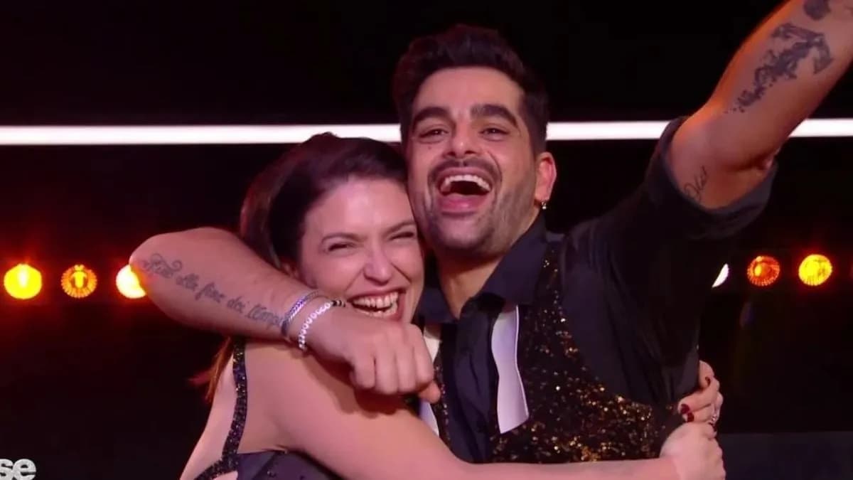Lucie Bernardoni et Christophe Licata : les gestes d'affection qui font jaser