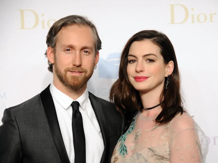 Anne Hathaway attend son troisième enfant