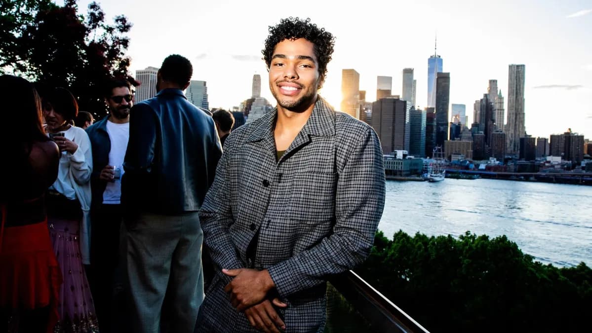 Nicholas Duvernay Révèle Ses Prochaines Aventures à Hulu et dans Le Rom-Com 'The Love Hypothesis'