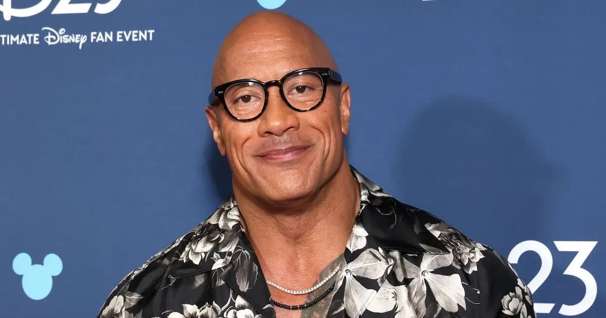 Dwayne Johnson répond aux critiques pour son shampoing
