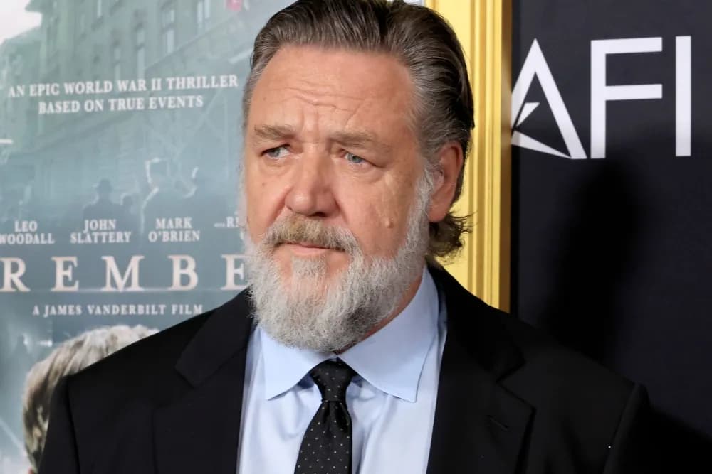 Russell Crowe met un point final aux autographes à Paris !
