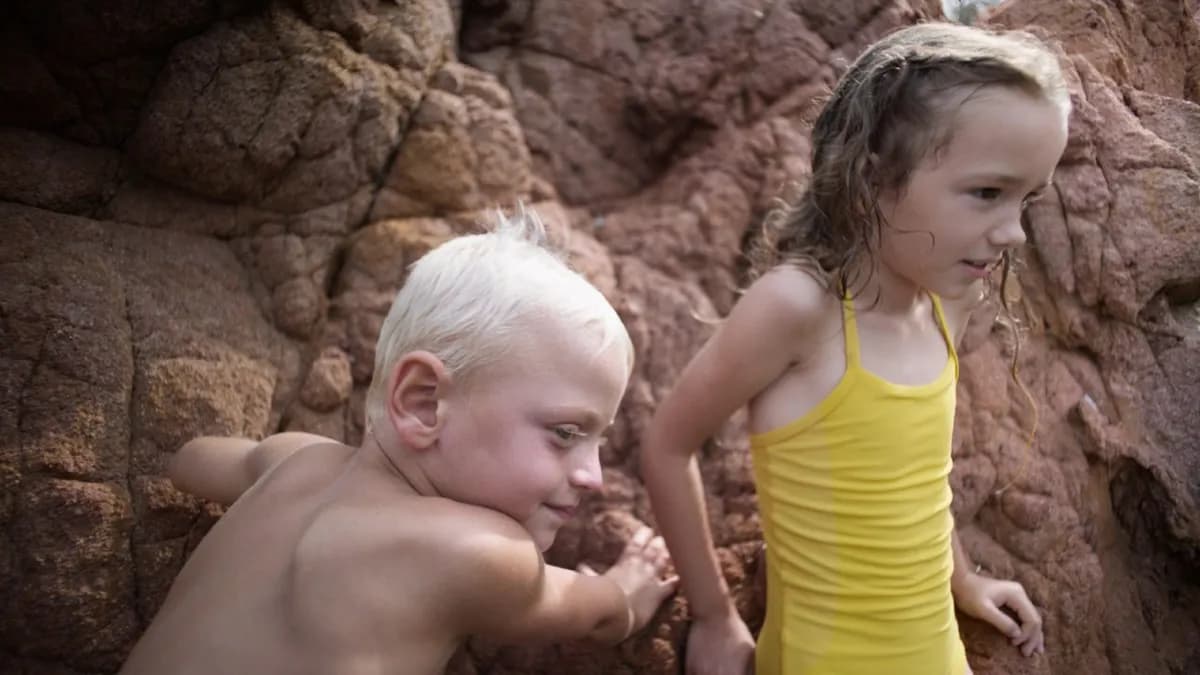 Bruno Dumont filme la Côte d'Azur avec des enfants : drame minimaliste pour adultes