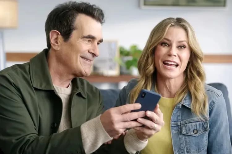Julie Bowen et Ty Burrell réunis pour sensibiliser à la méningite avec une pub inspirée de Modern Family