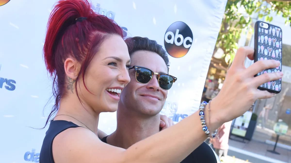 Sharna Burgess révèle pourquoi sa relation avec Sasha Farber a pris fin