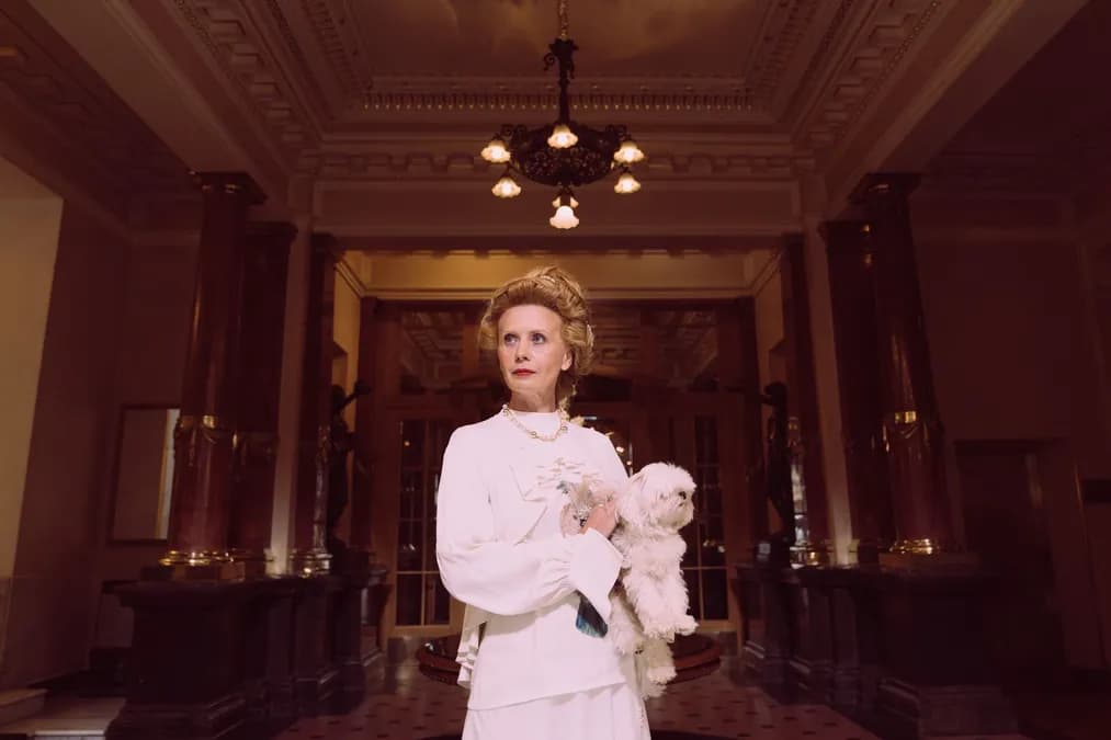 Laura Linney fait son grand retour à Broadway en 2027 avec une pièce inédite de David Hare
