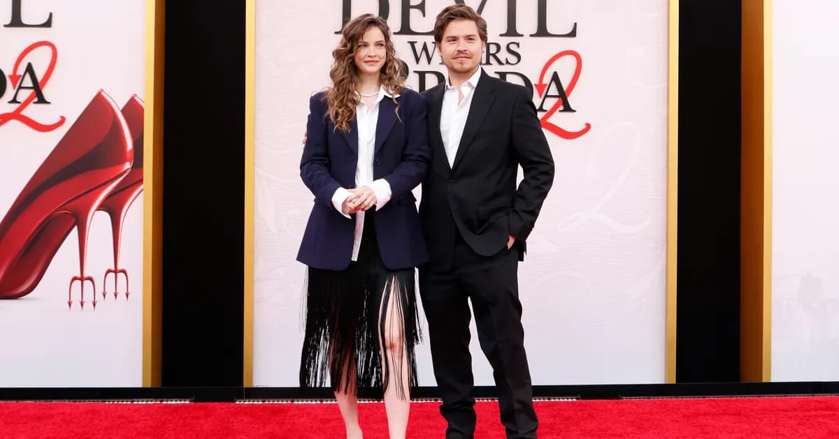 Barbara Palvin surprend sur le tapis rouge avec une tenue signée... Walmart !