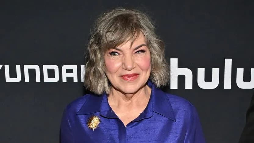 Mindy Cohn révèle son combat secret contre un cancer pour la seconde fois