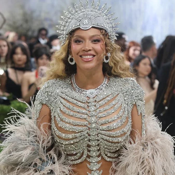 Beyoncé lance une caisse de miel vide à 948 $ : le buzz de la collection anniversaire
