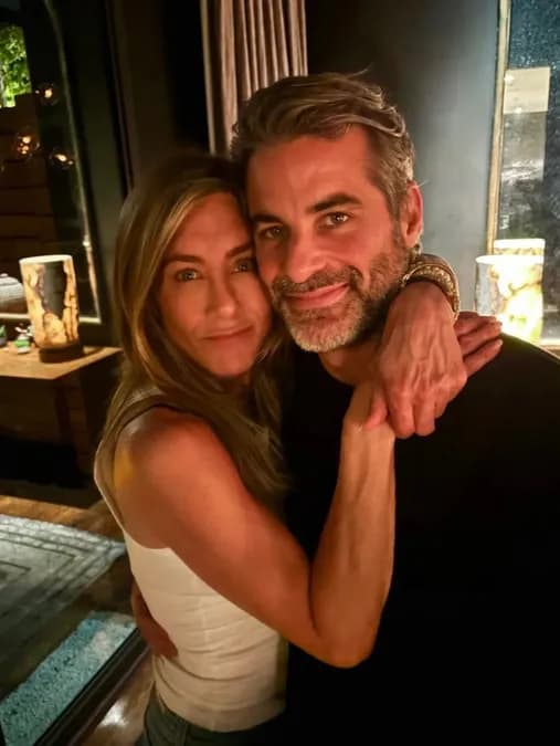 Jennifer Aniston : Jim Curtis raconte le début discret de leur histoire