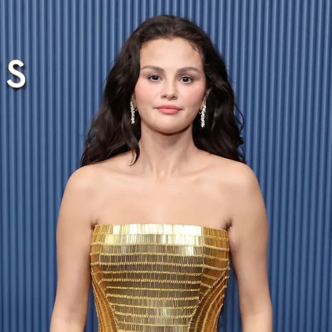 Selena Gomez répond aux fans qui réclament son look d'antan et affirme son nouveau style
